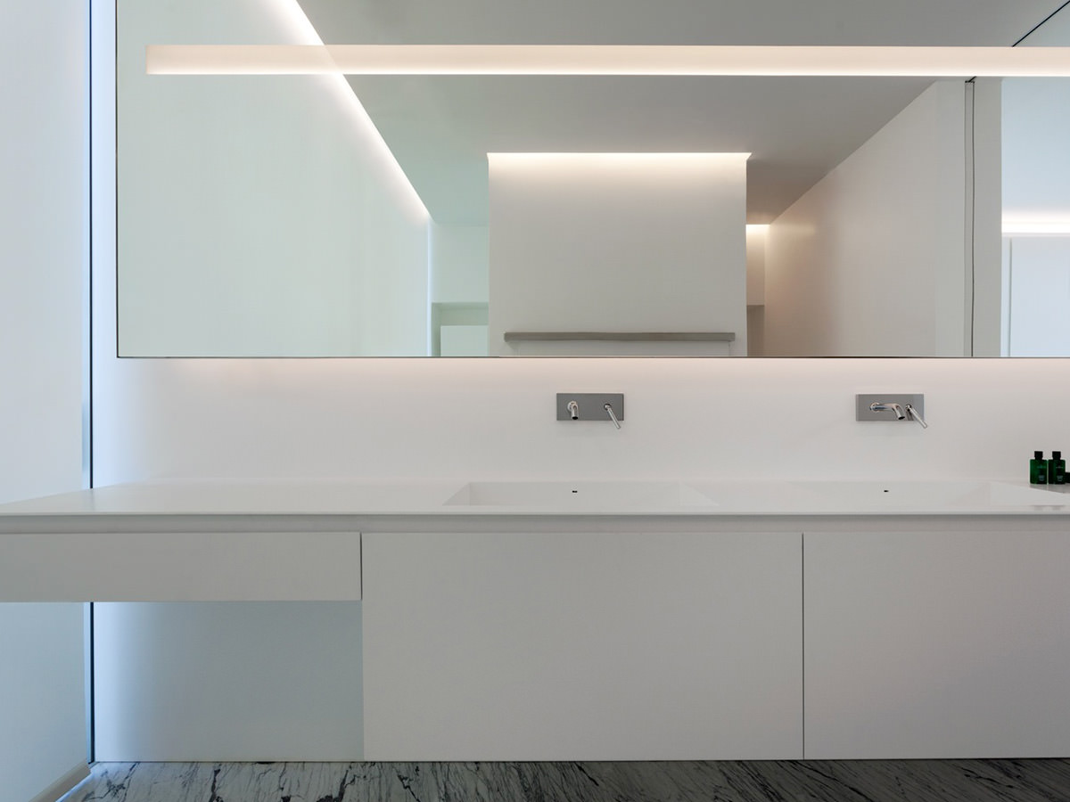 Aluminum House by Fran Silvestre Arquitectos - IMBOLDN