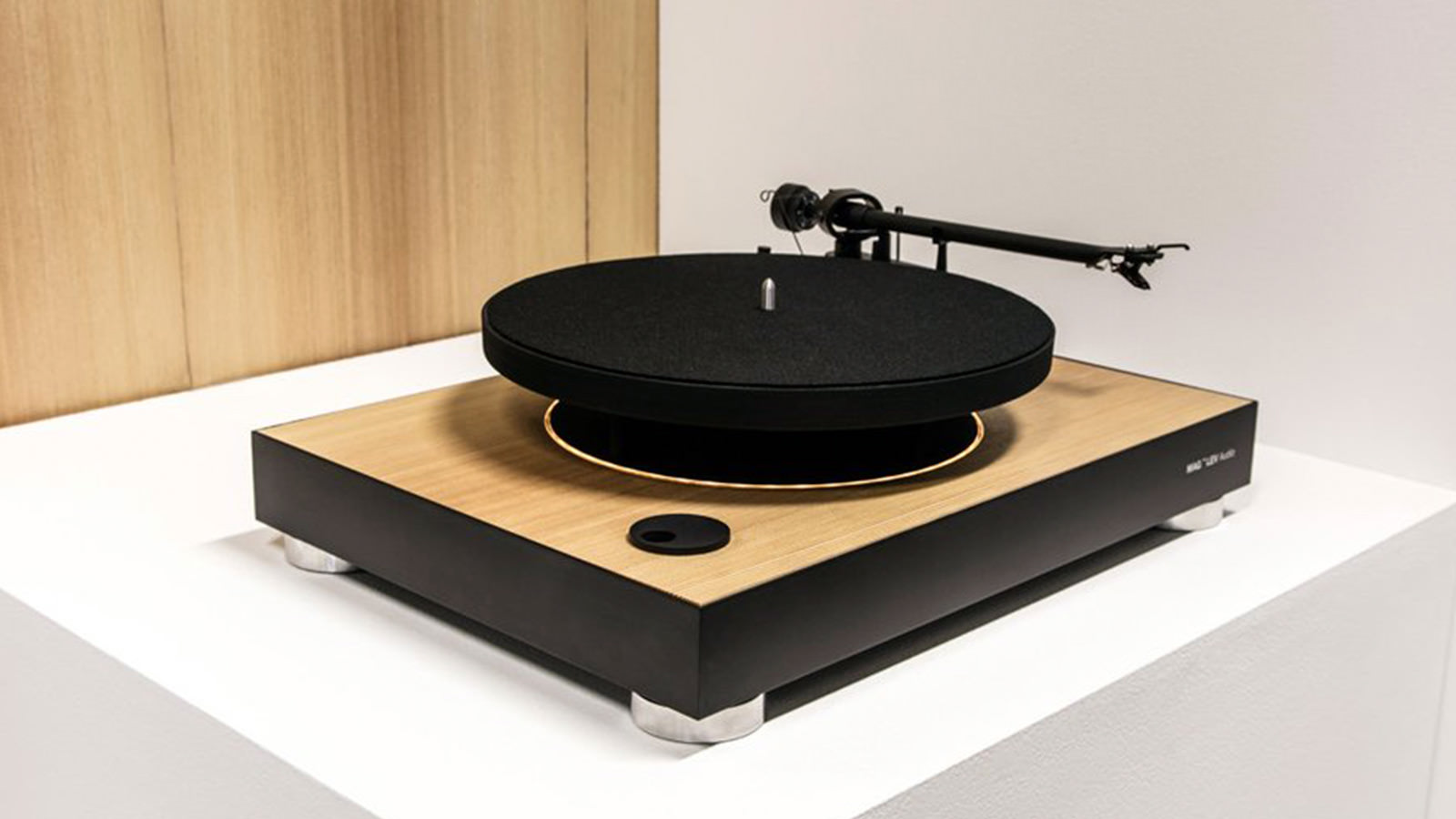 MAG-LEV Audio Levitating Turntable - IMBOLDN