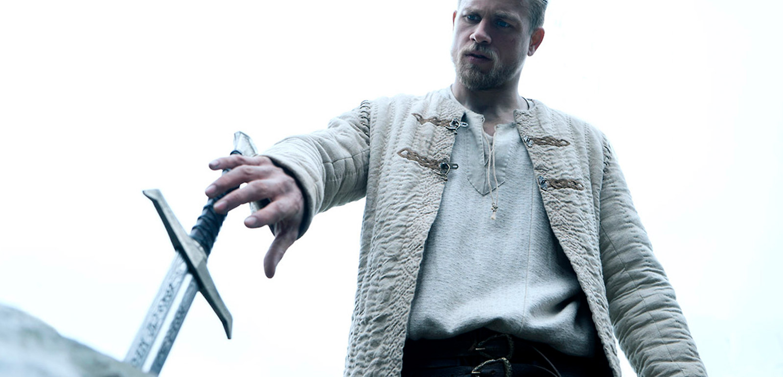 ‘King Arthur: Legend of the Sword’ Official Trailer