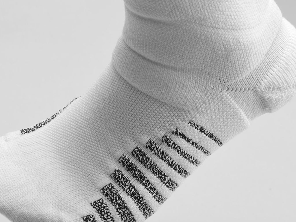 nike quick crew socks