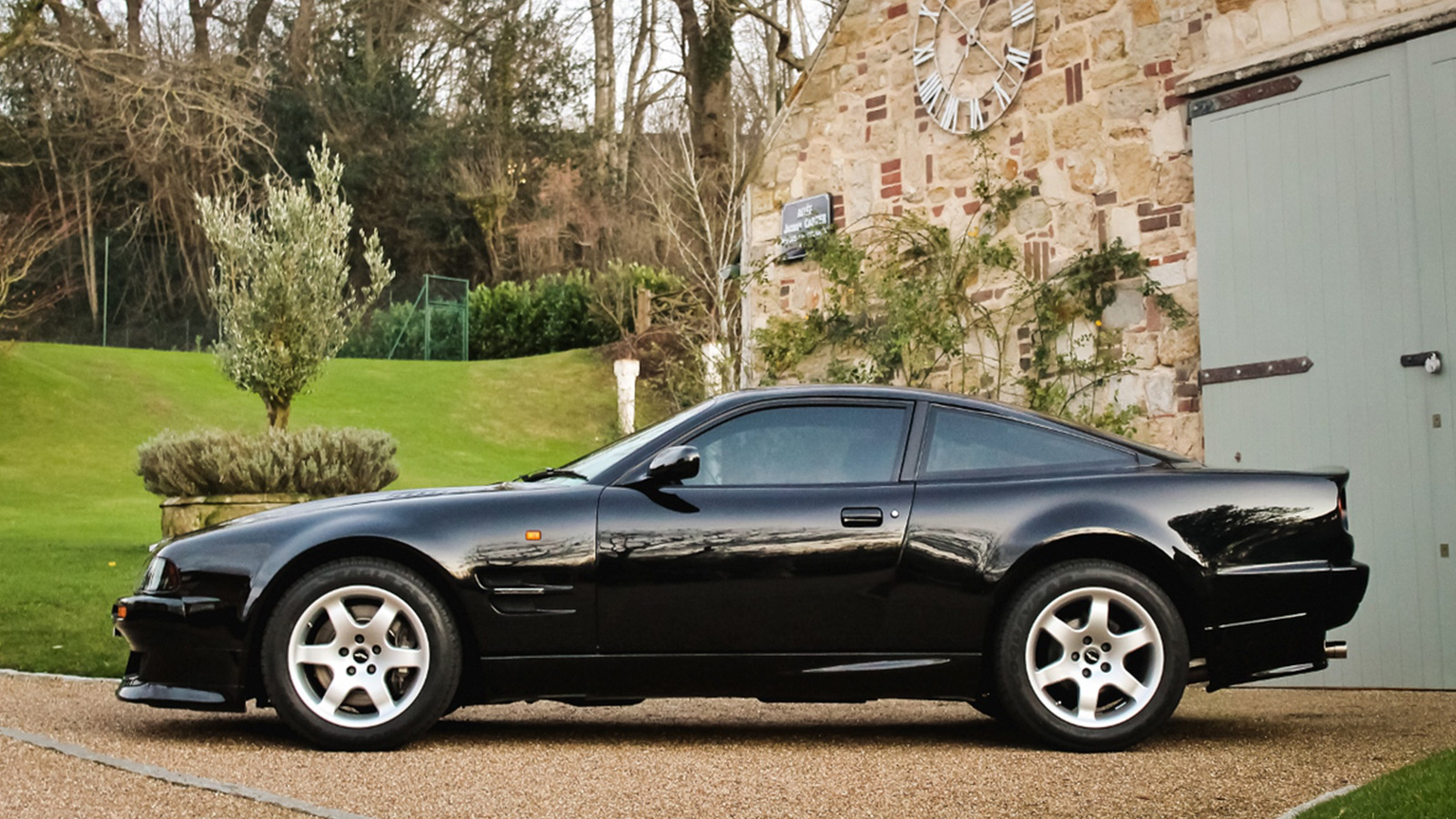 Sir Elton John S 1997 Aston Martin V8 Vantage V550 Imboldn