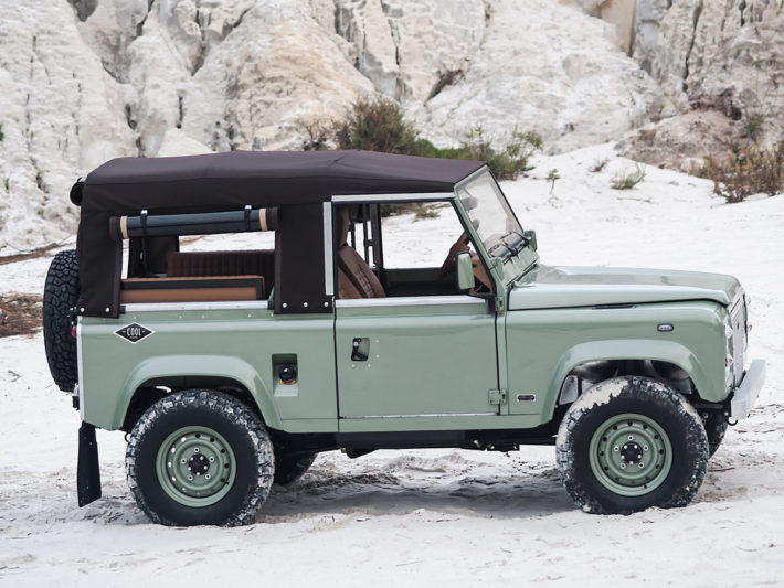 Cool & Vintage Land Rover Defender N62 - IMBOLDN