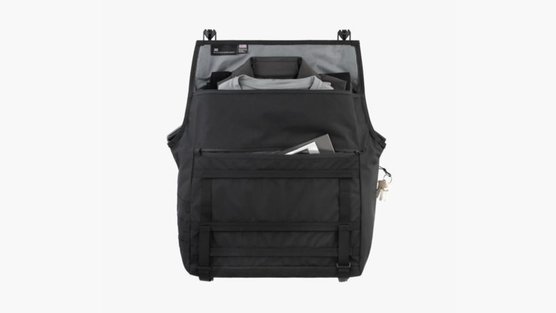 Khyte : Weatherproof Laptop Messenger Bag