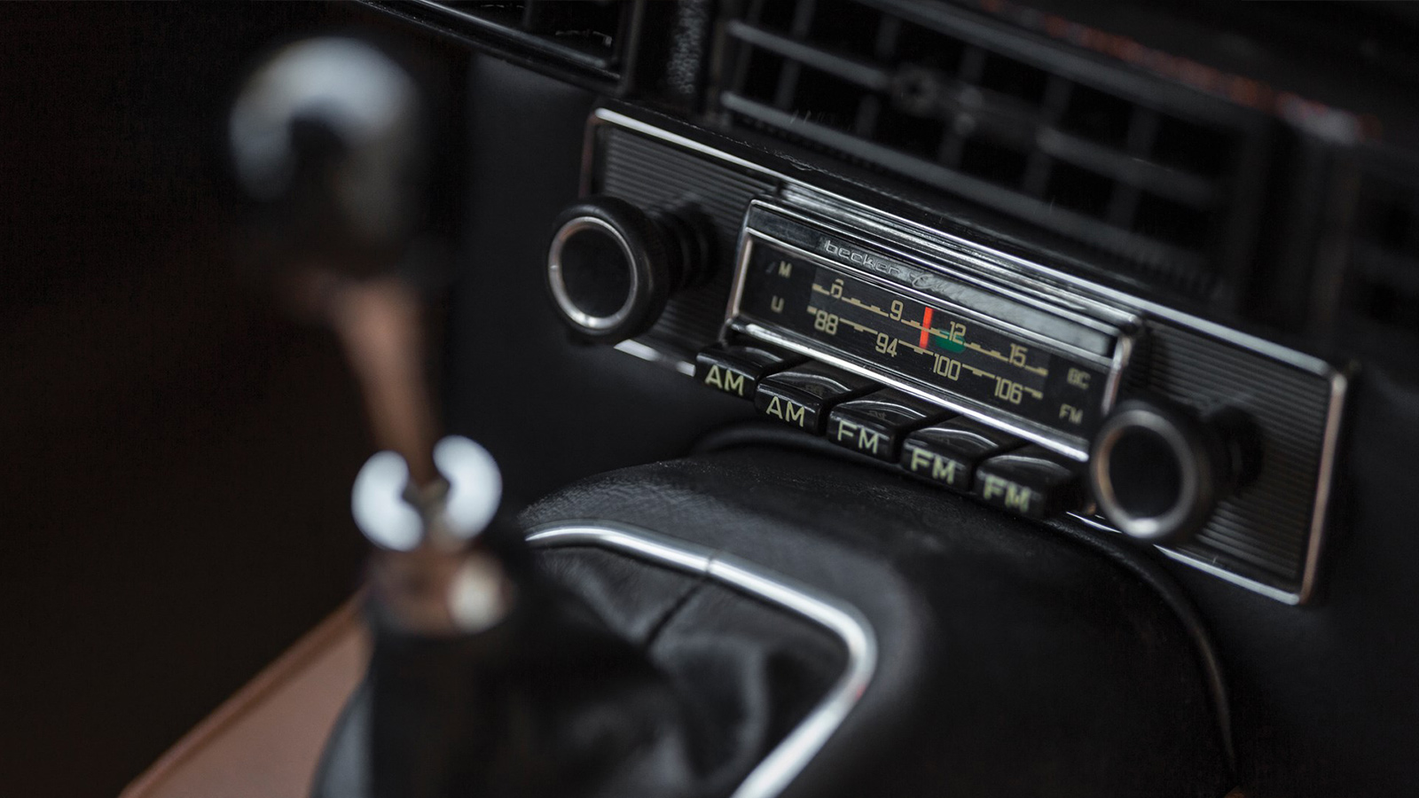 A Classic 1970 Jaguar E-Type Hits The Auction Block - IMBOLDN