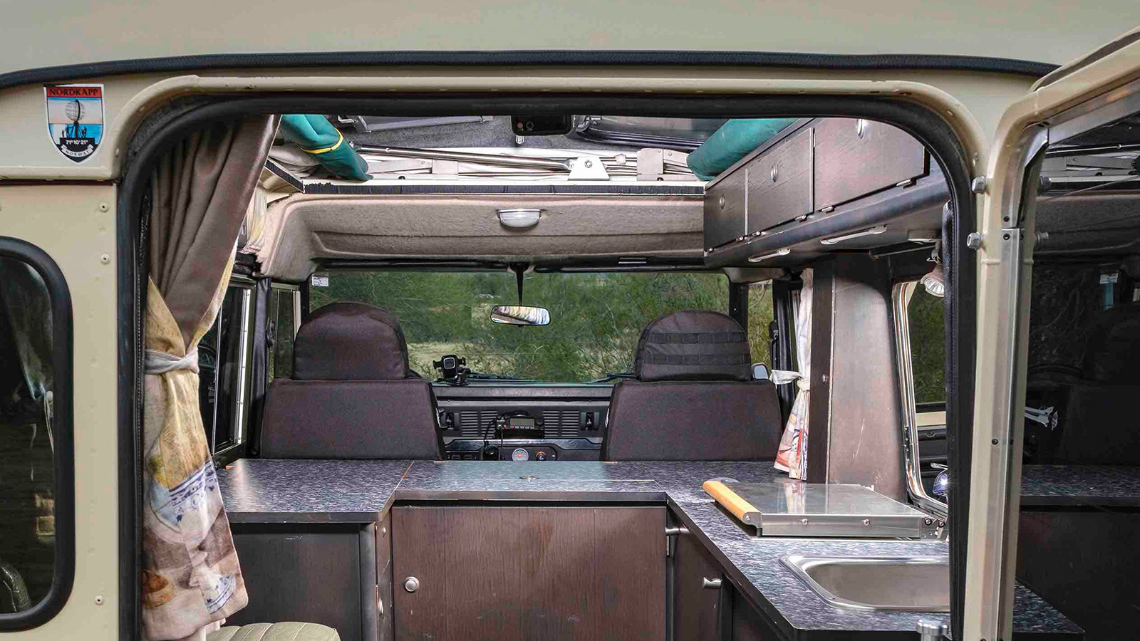 This 1984 Land Rover Is The Ultimate Camper - IMBOLDN