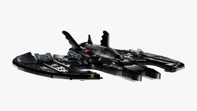 The New LEGO 1989 Batwing Is A Nod To Tim Burtonâs Classic Batman - IMBOLDN
