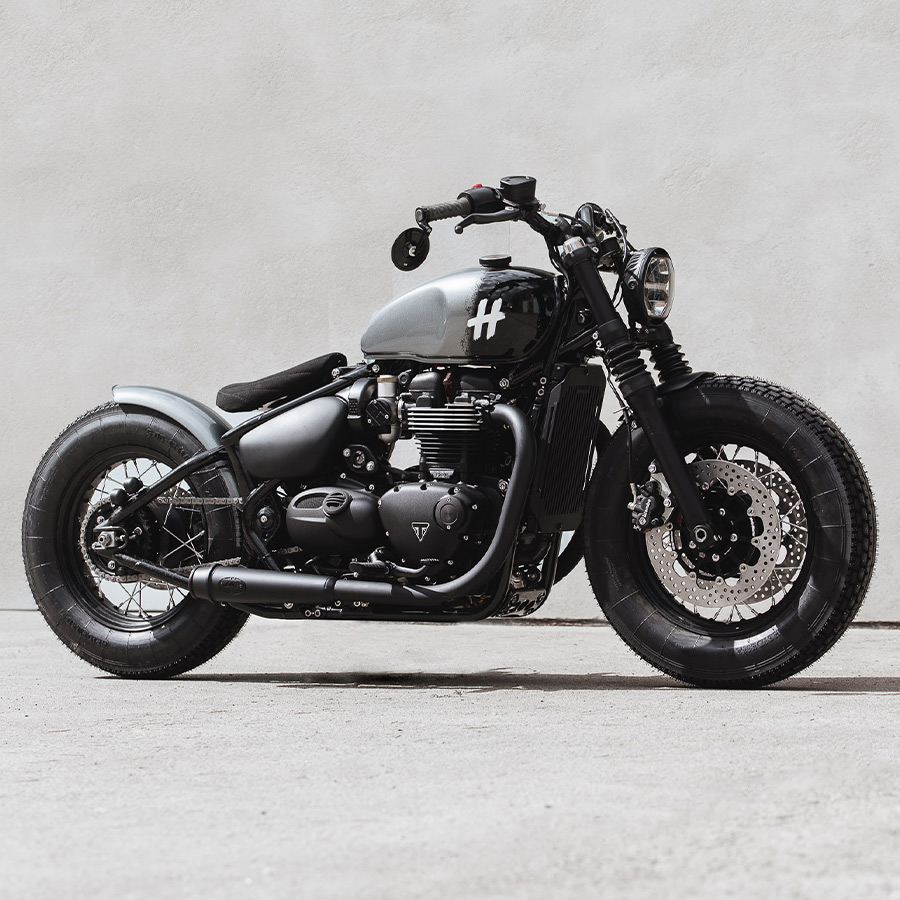 Bobber deals triumph black