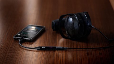 Razer Drops The THX Onyx Portable DAC Amp - IMBOLDN