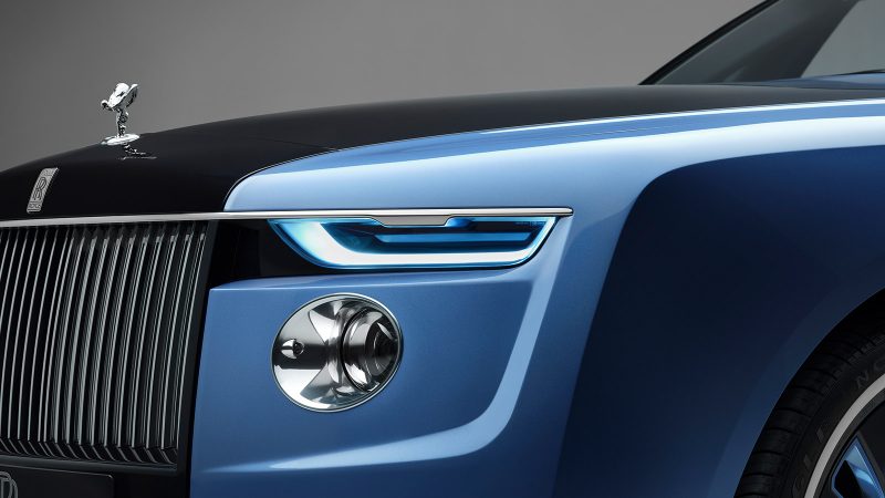 Rolls-Royce drives up car luxury with 'Boat Tail