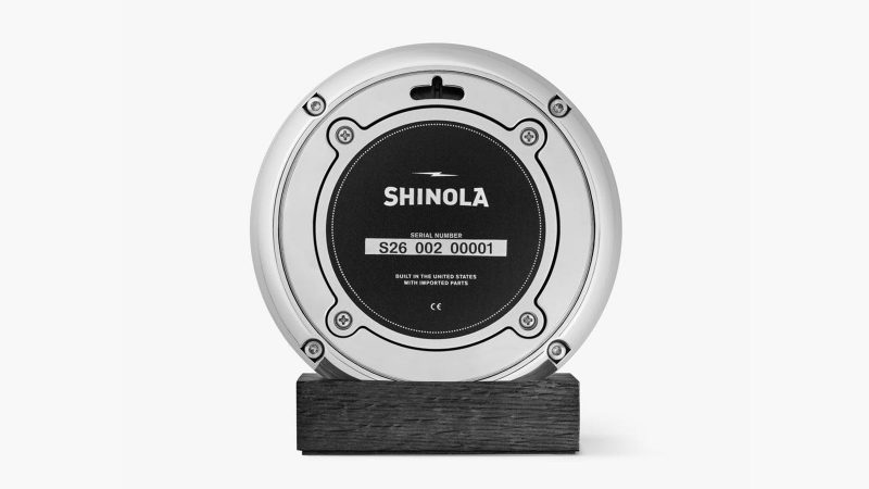 Shinola's “Mad Dog” Runwell MD80 Desk Clock - IMBOLDN