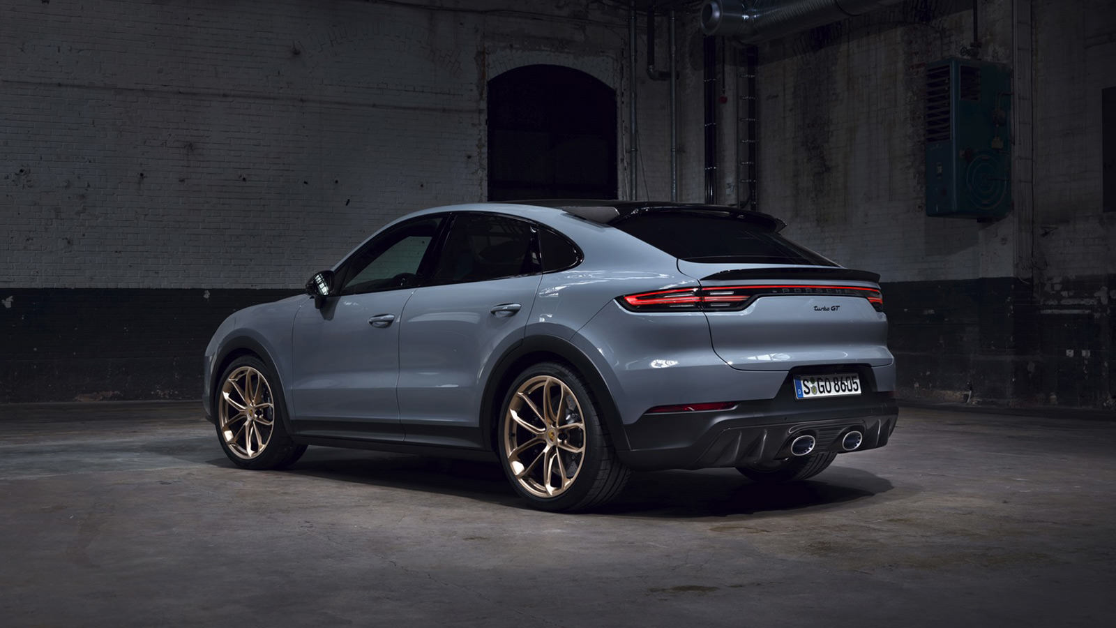 Porsche cayenne 2022 года