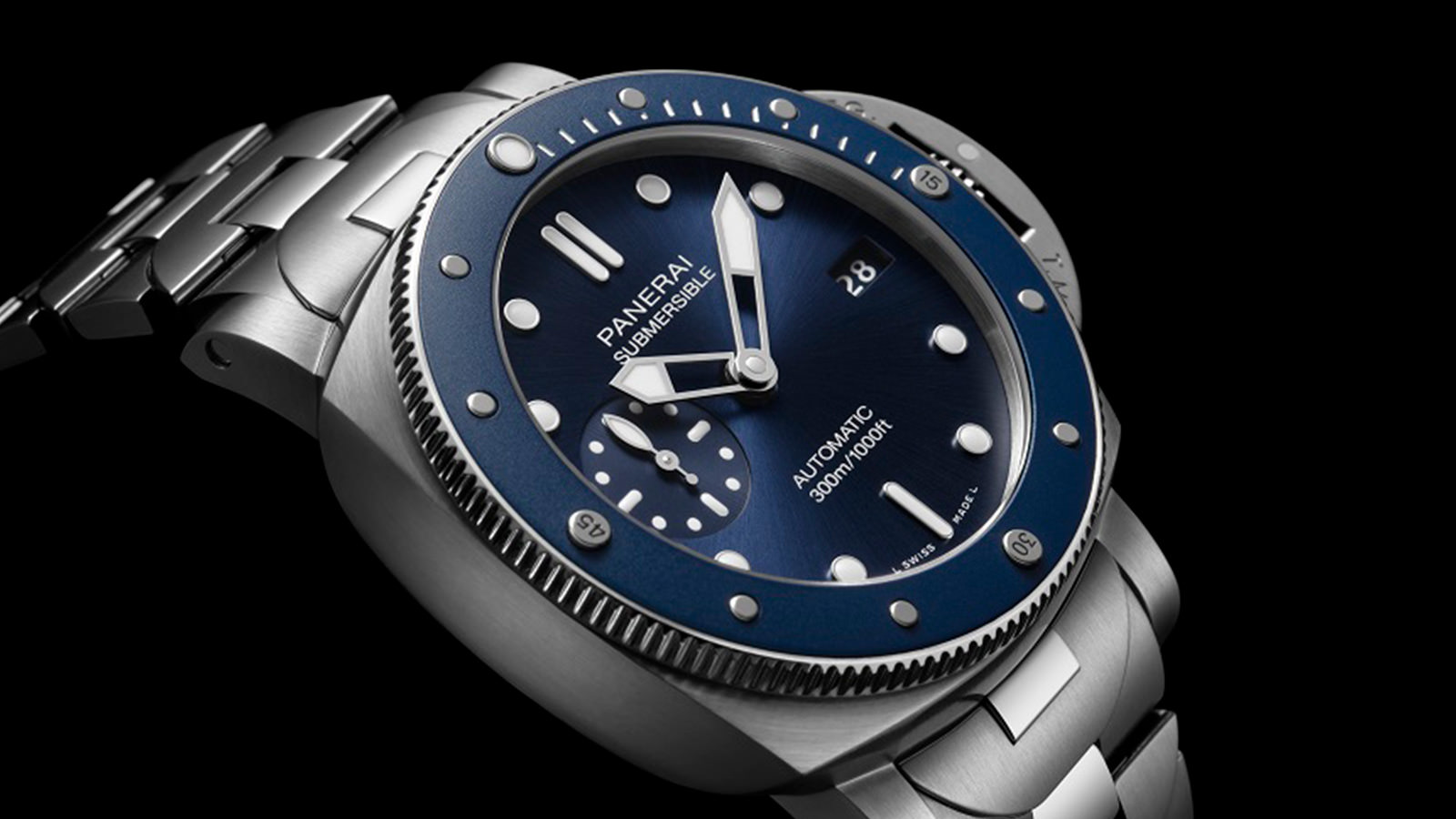 The New Panerai Submersible Blu Notte: The First 42mm Submersible On A ...