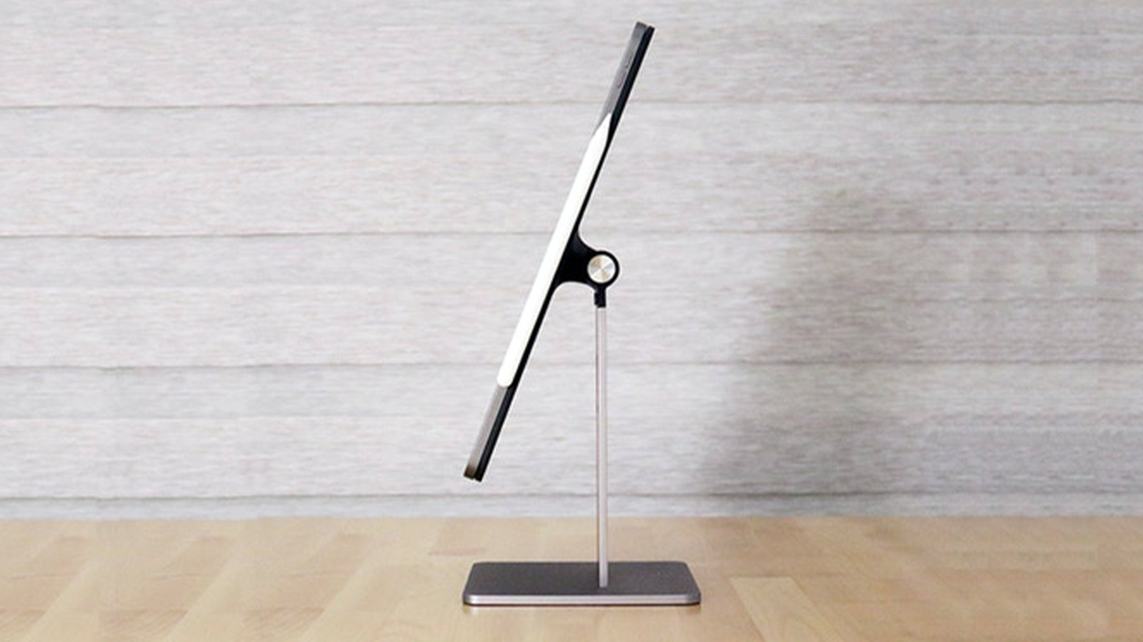 MagFlött The Floating iPad Stand IMBOLDN