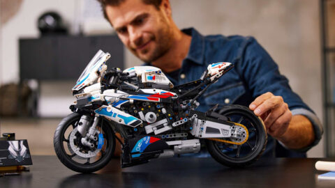 LEGO Technic BMW M 1000 RR