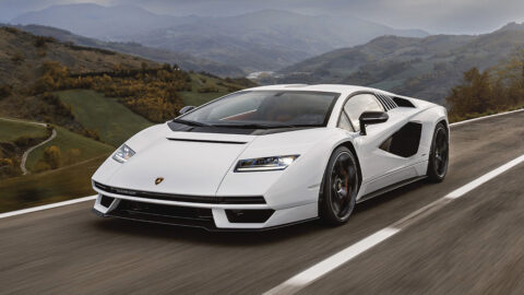 Lamborghini Countach LPI 800-4 Debuts on the Road