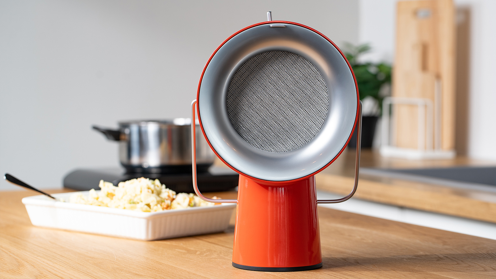 Filter Harmful Cooking Particles In The Kitchen With The AirHood