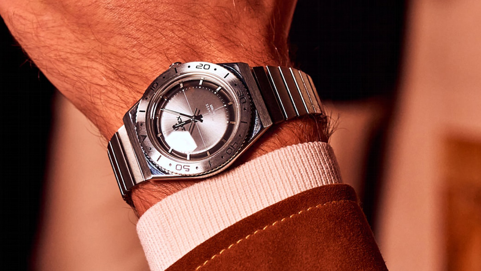 Timex And Hodinkee Team Up To Introduce The Q Timex Vintage Hodinkee