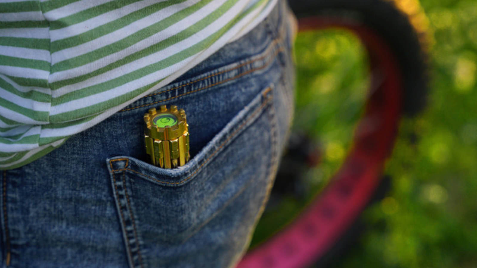 The ScrewDriverKing Is An 18K EDC For DIY IMBOLDN