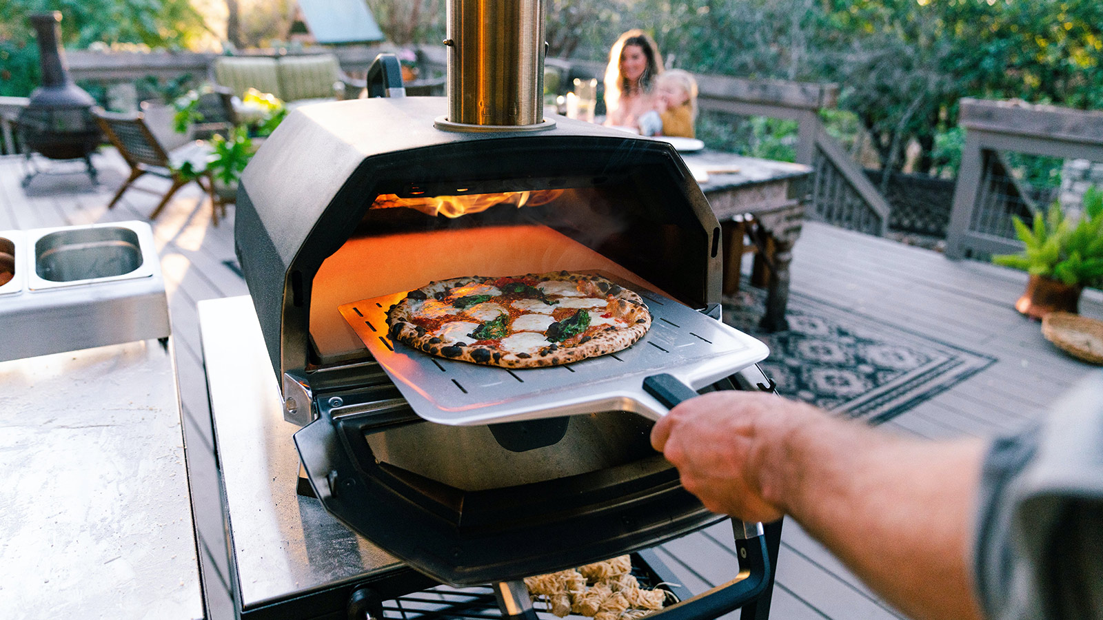 Make Pizza Anywhere With the Ooni Karu 16 Wood and Charcoal-Fired ...