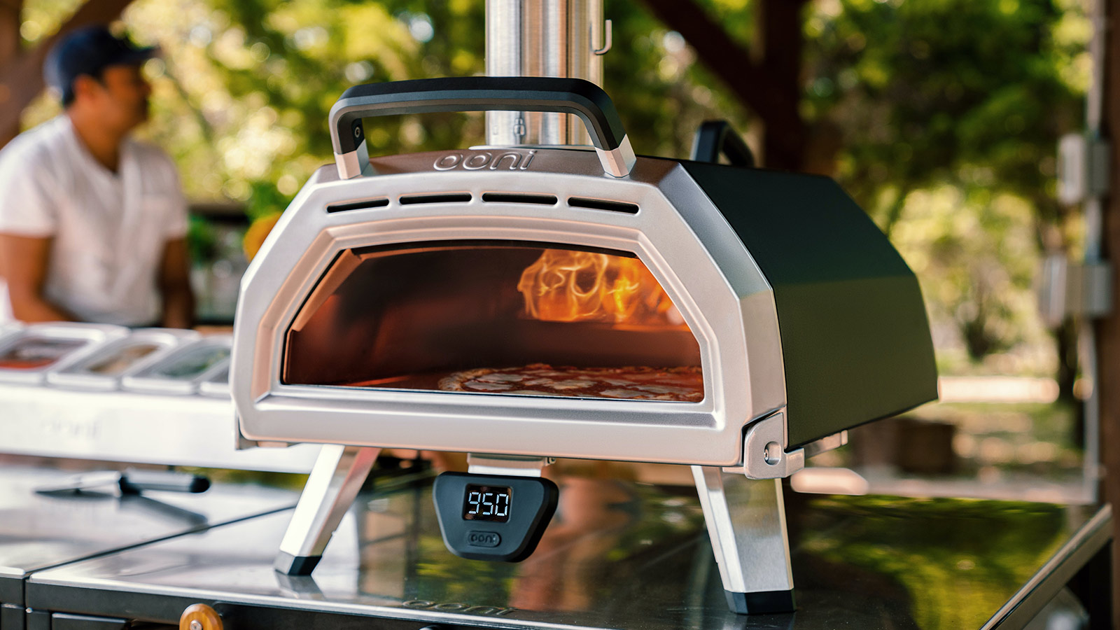 Ooni Karu 16 Wood and Charcoal-Fired Portable Pizza Oven
