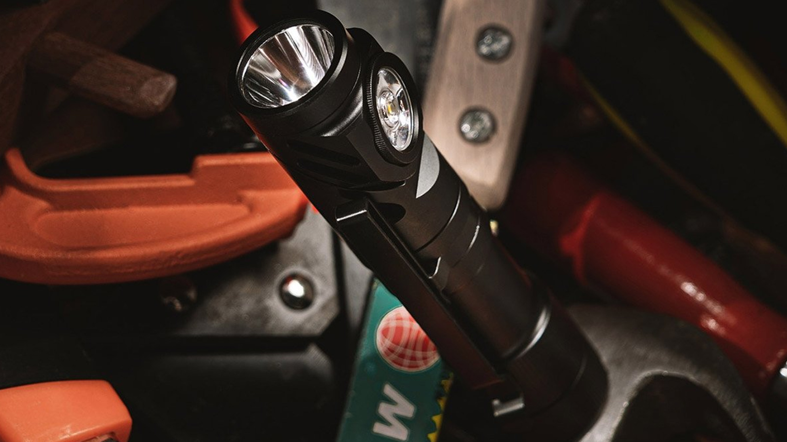 L1: Dual Light Sources Flashlight with 180° Rotating Head