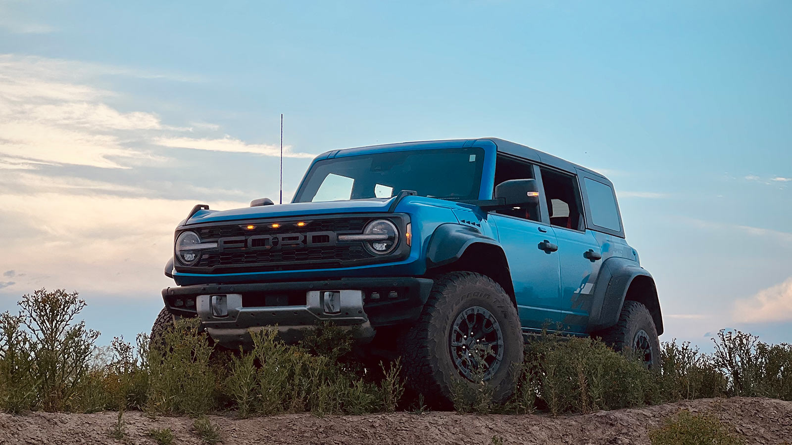 2023 Ford Bronco Raptor Is A Wild Horse With Razor Sharp Shoes