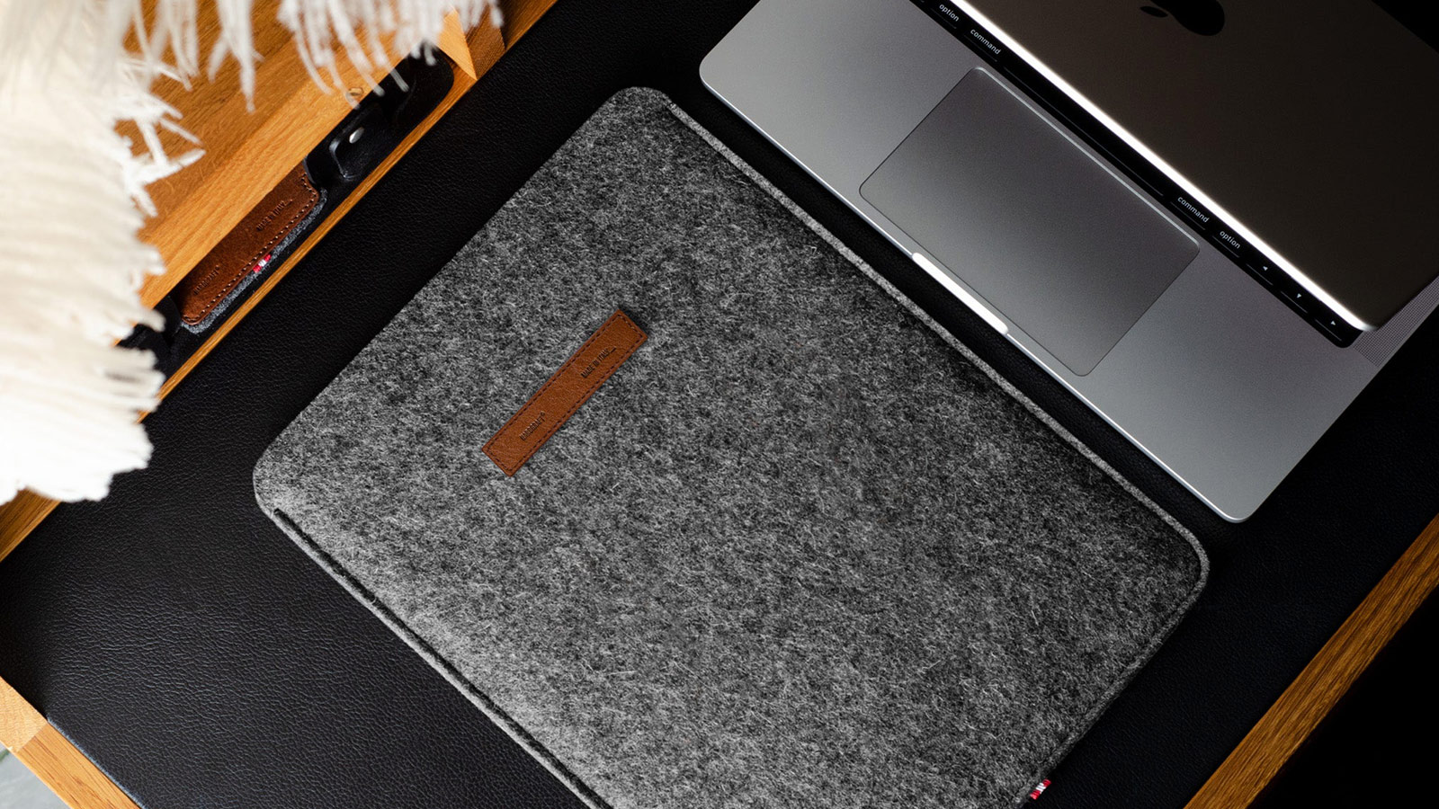 Hardgraft Less Is More Macbook Pro Sleeve