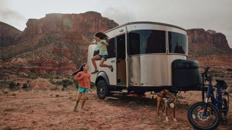 AIRSTREAM X REI CO-OP SE BASECAMP 20X CAMPER