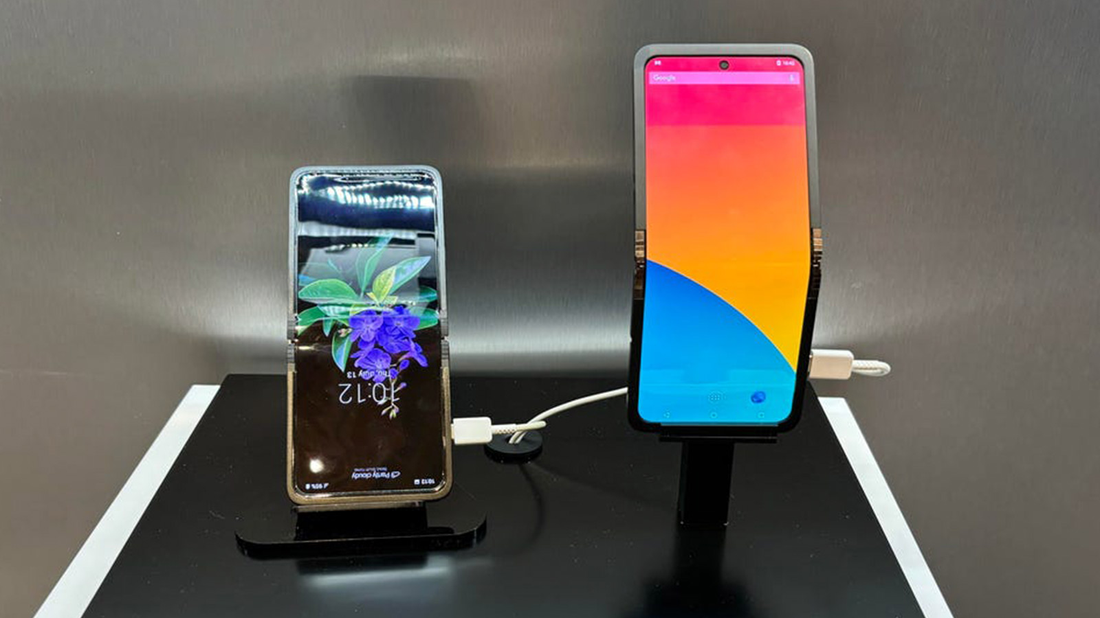 Samsung Flex In&Out Foldable Concept Phone