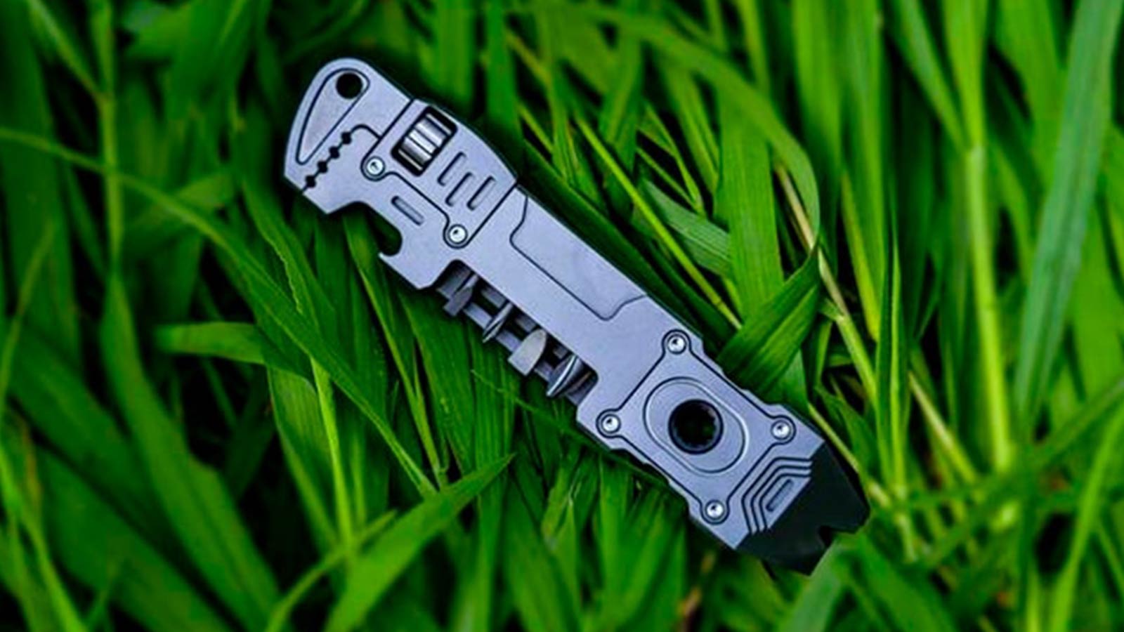 Commandi Titanium EDC 6-IN-1 Multi-Tool