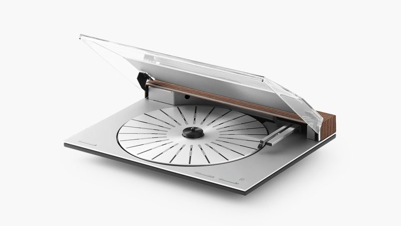 The Bang & Olufsen Beogram 3000c pairs with two Beolab 8 stereo speakers.