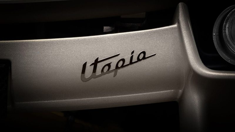 A Pagani masterpiece with Pocher’s ultra-detailed 1:8 scale Utopia Coupé model kit.