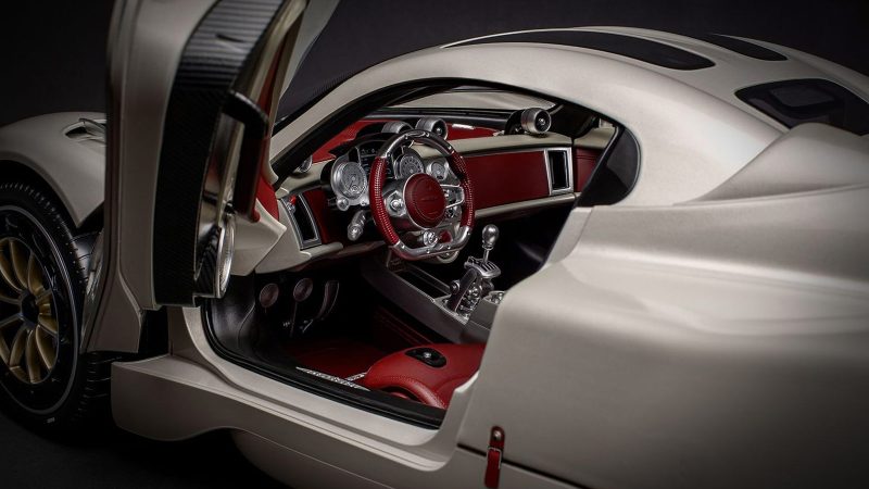 A Pagani masterpiece with Pocher’s ultra-detailed 1:8 scale Utopia Coupé model kit.