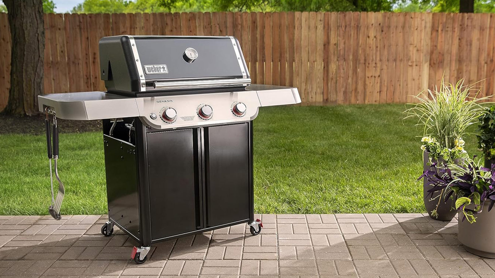 Cuisinart 20-piece stainless steel BBQ tool set in aluminum case—one of the best grilling tools for mastering backyard cookouts.
