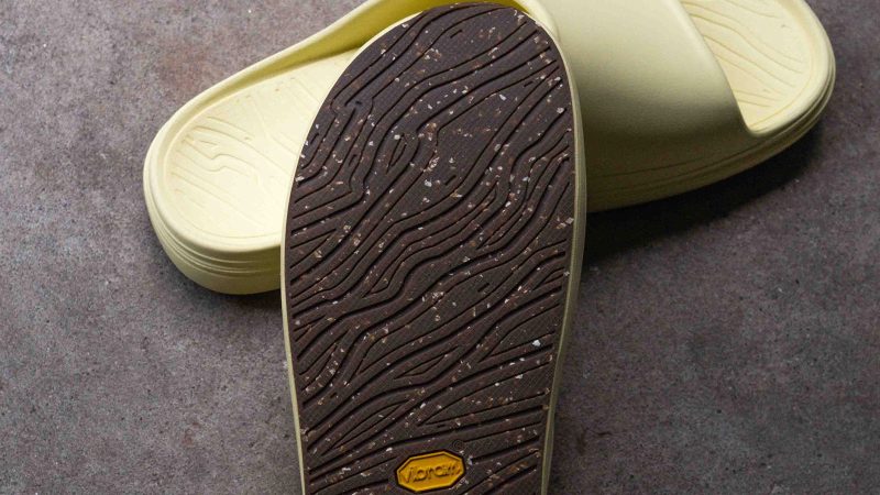 The norda 008 Recovery Shoe features dual-density foam and Vibram Ecostep EVO outsole.
