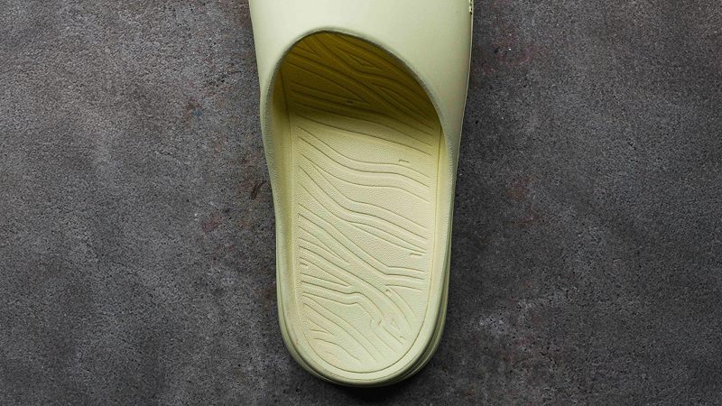 The norda 008 Recovery Shoe features dual-density foam and Vibram Ecostep EVO outsole.