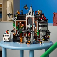 LEGO’s Arkham Asylum Is 1,000+ Pieces Of Pure Supervillain Chaos