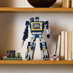 Relive The ’80s With Soundwave & Cassette Crew
