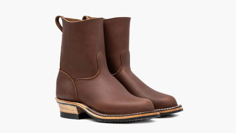 Nicks Doc Wellington boots in full-grain leather with a classic pull-on design, elevated heel, and reinforced stitching—ideal for work and travel.