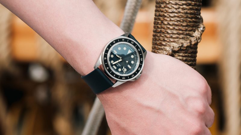 UNIMATIC Diving Heritage wristwatch collection featuring matte black, tropical brown, and vintage navy dials, creamy Super‑LumiNova markers, and brushed stainless steel cases.