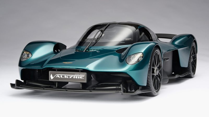Amalgam Collection’s 1:8 scale Aston Martin Valkyrie (2021) model, hand-built with Aston Martin-approved precision, featuring authentic paint, carbon details, and F1-inspired design elements.