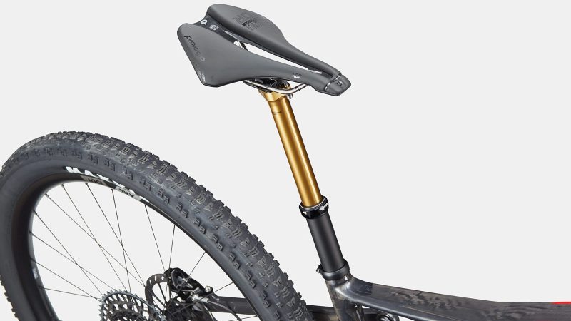 Cannondale’s Scalpel 1 carbon fiber cross-country mountain bike boasts aggressive geometry and race-ready performance.