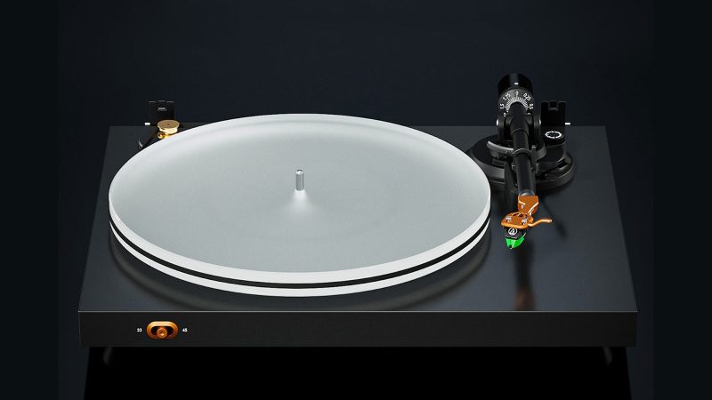 Fosi Audio Luna3 turntable with matte black plinth, acrylic platter, orange mat, aluminum tonearm, and Audio-Technica VM95E cartridge.