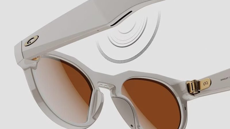 Oakley Meta HSTN Performance AI smart glasses with integrated 3K video camera, open-ear speakers, Meta AI assistant, Prizm lenses, and sporty IPX4 design.