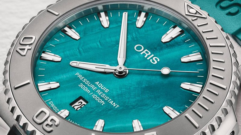 Oris Aquis Date New York Harbor Limited Edition II with aqua green mother-of-pearl dial, 43.5mm stainless steel case, engraved oyster caseback, and stainless steel bracelet.