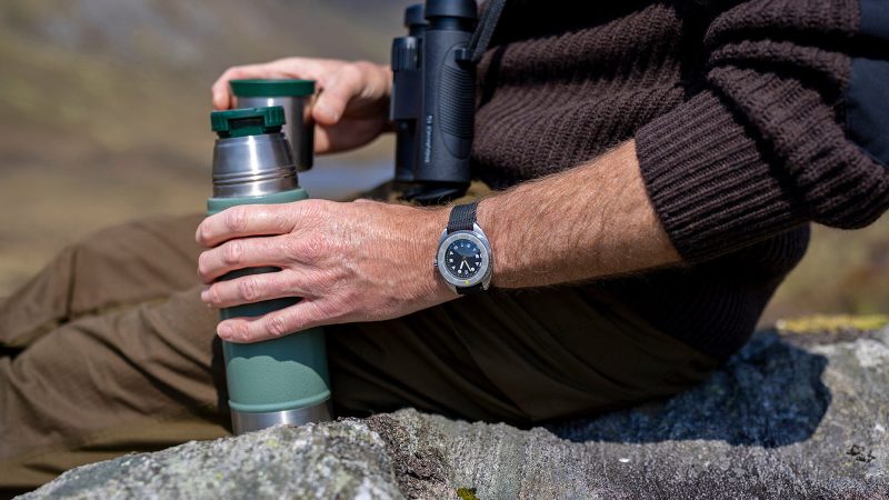 Paulin Mara dive watch with sapphire bezel, vivid dial, and interchangeable straps.