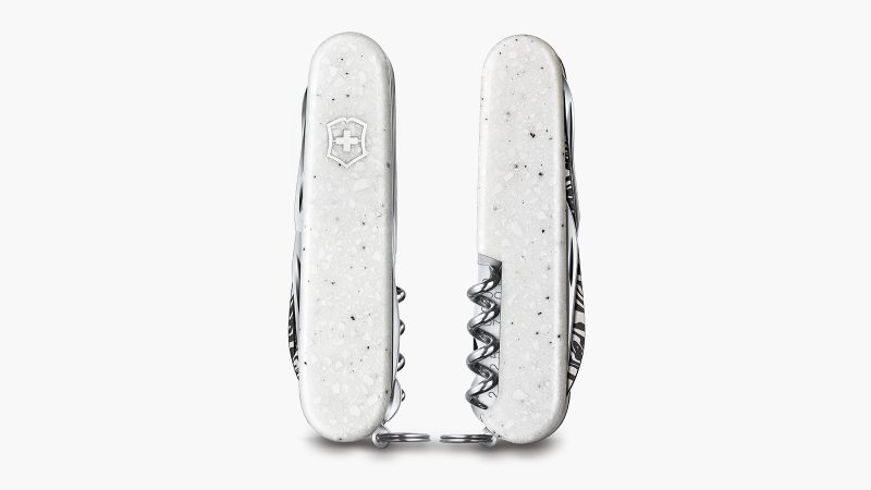 Victorinox Special Companion Damast Limited Edition 2025 pocket knife with Damascus steel blade and matte white Corian handle.