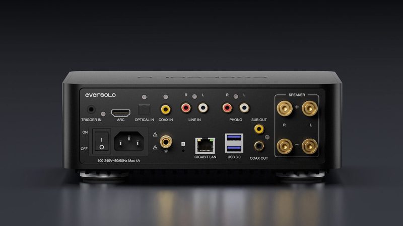Eversolo Play all-in-one music streamer with amplifier and CD edition, featuring AK4493 DAC, 5.5-inch touchscreen, and premium hi-fi design.