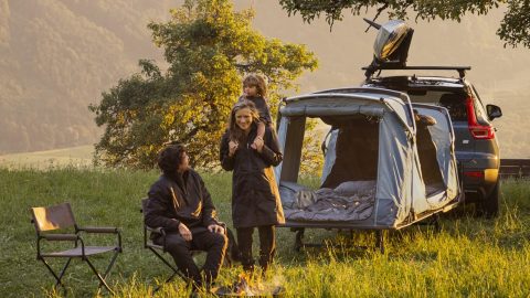 Car Roof Too Chaotic? Meet The Hitch-Mounted Thule Outset