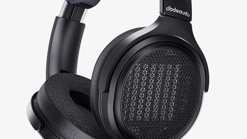 The FiiO Jade Audio JT7 planar magnetic headphones with lightweight design, premium tuning, and high-fidelity sound performance.